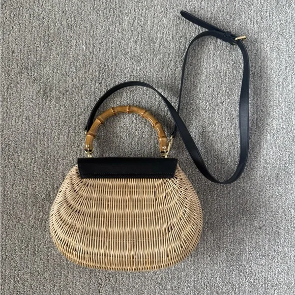 Woven Handbag with Bamboo Handle - Picture 5 of 6